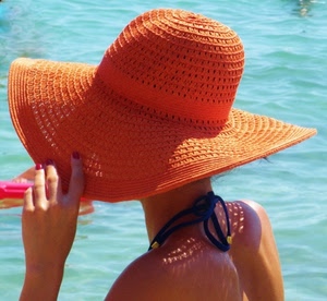 cappello, mare, arancione, mano, donna, spalle, acqua, mani, arancio