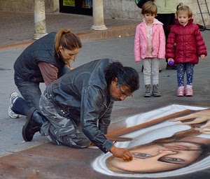 bambini, strada, disegno, artisti, madonnaro, due, disegnare, gessetti, arte, madonnari